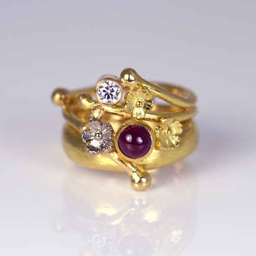 Ruby Ring in 18k gold by the danish designer and jeweler Susanne Lanng - Gl. Skagen