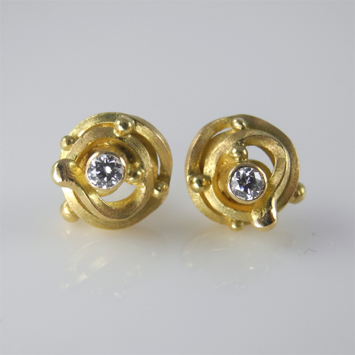 Spiral 18k gold earrings by Susanne lanng - Gl. Skagen